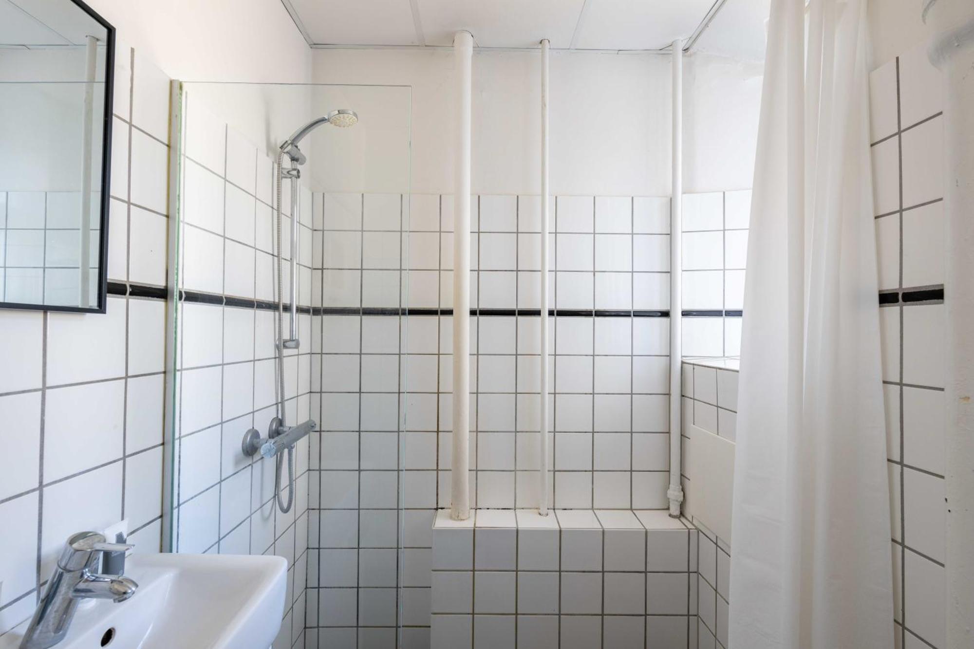 Appartement Spacious 3 Bedroom In Peaceful Area *
