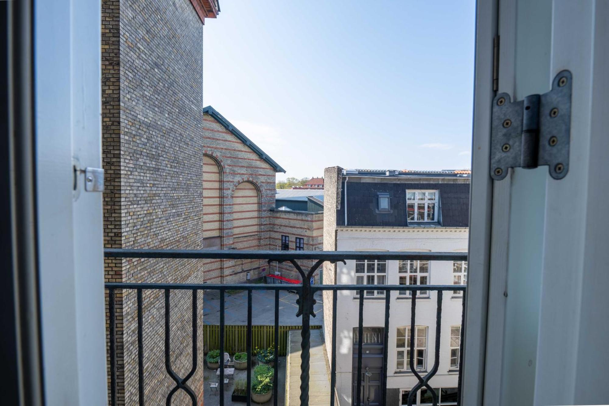 Spacious 3 Bedroom In Peaceful Area Appartement