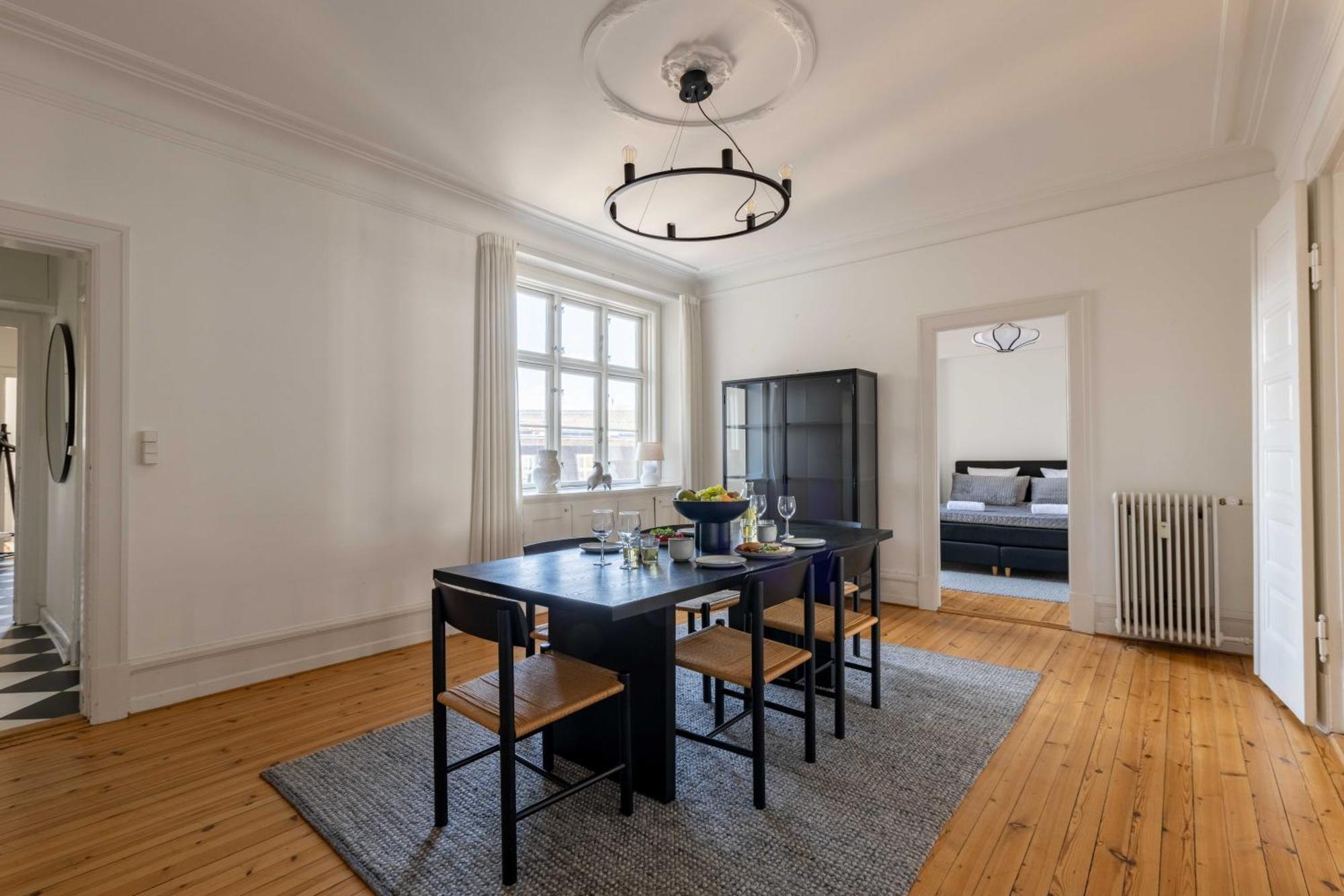 Appartement Spacious 3 Bedroom In Peaceful Area *