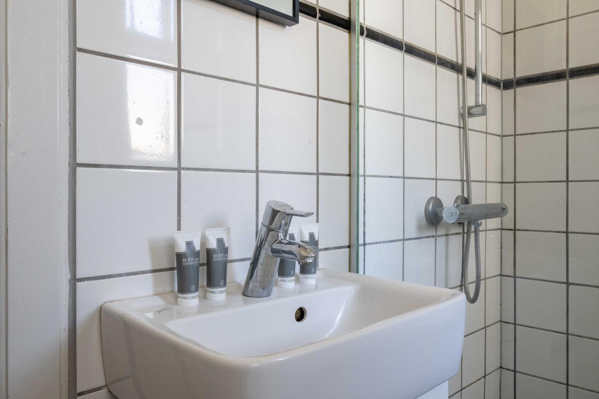Apartment Spacious 3 Bedroom In Peaceful Area Copenhagen